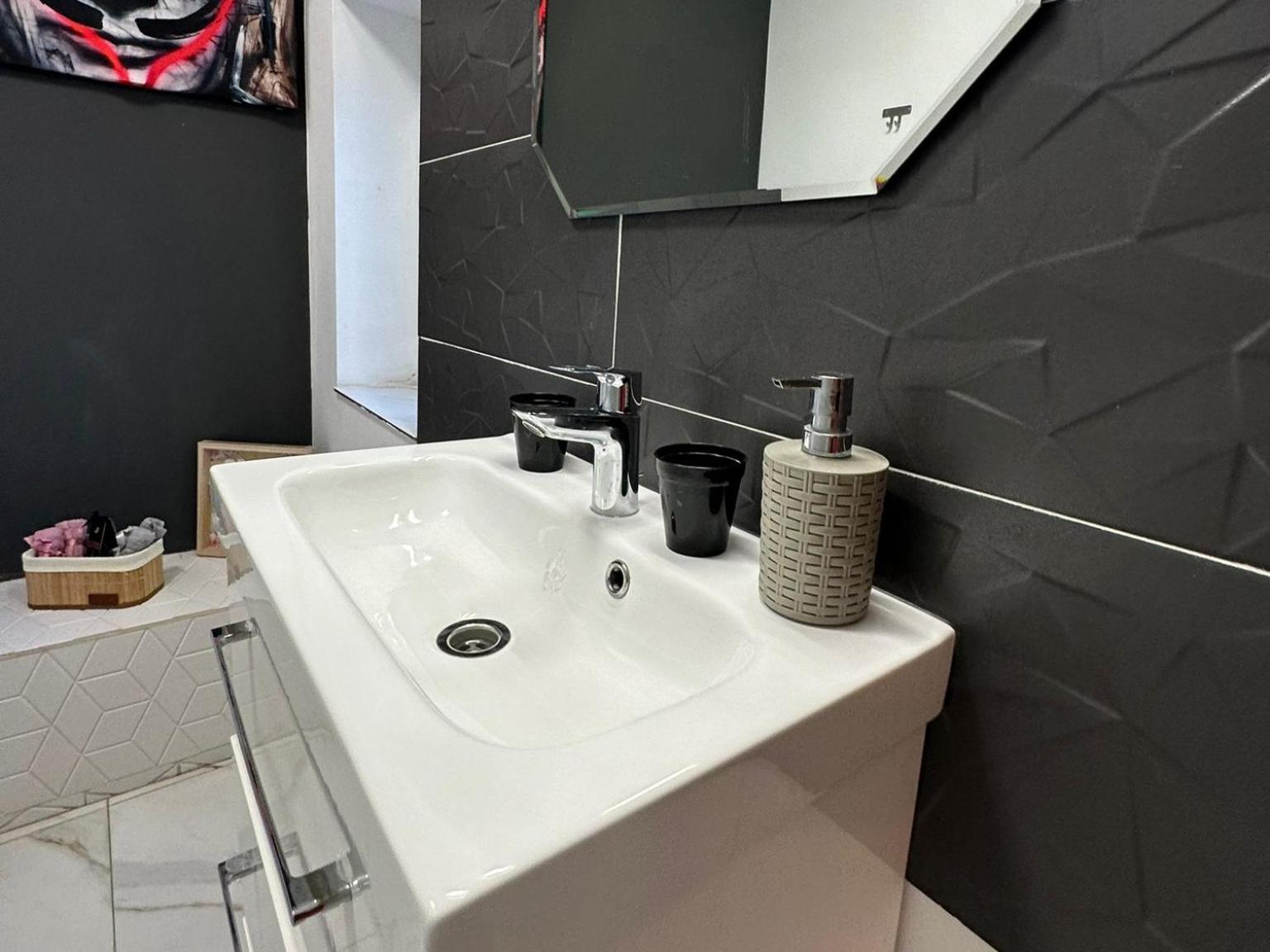 קריובה The Fame - Modern Studio In Top Location & Parking מראה חיצוני תמונה